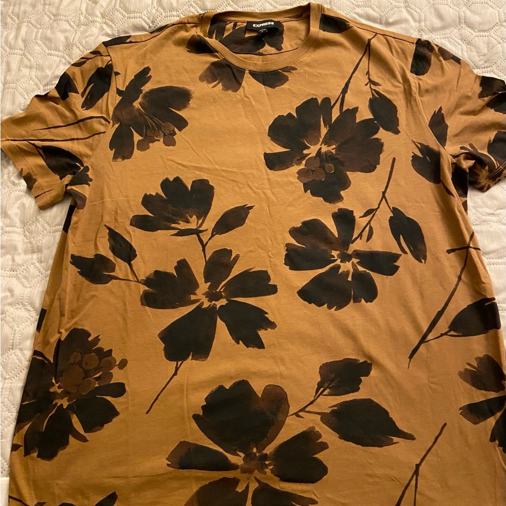 Express Brand Floral Fashion Tee-Shirt